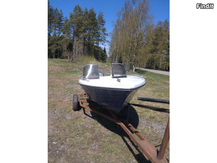 Säljes Terhi 430  Yamaha 40