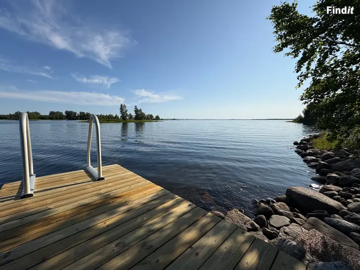Säljes Sommarstuga på holme i Björköby