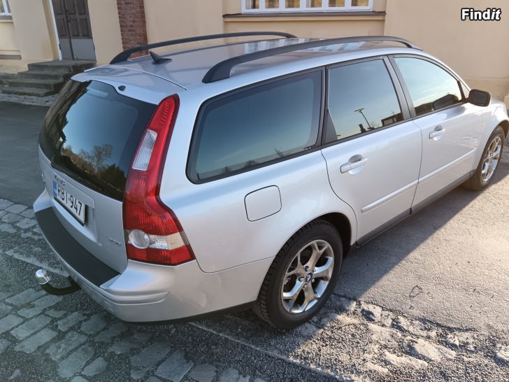 Säljes Volvo V50 2.0 D M6 Momentum JUURI KATSASTETTU