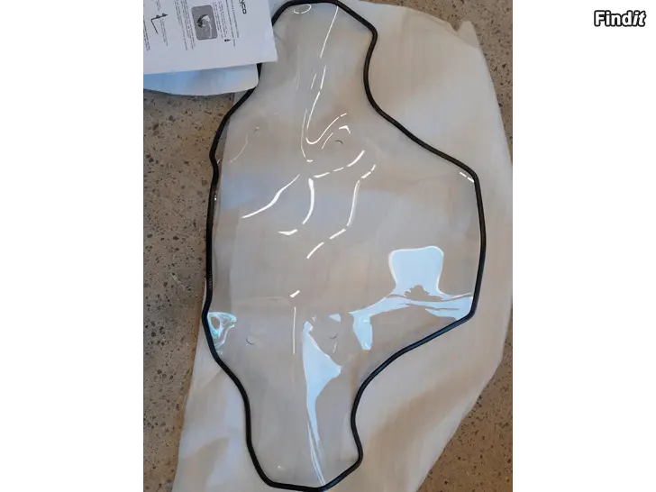 Myydään Tuulilasi mönkijään