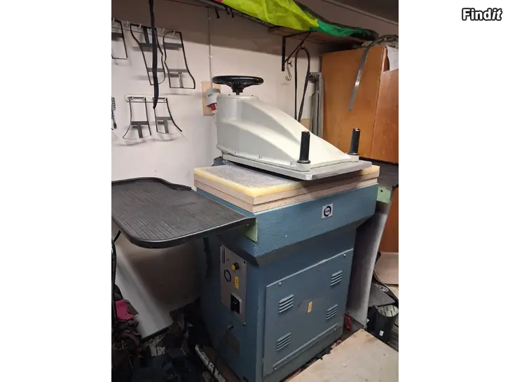 Säljes USM Hydraulpress/stans