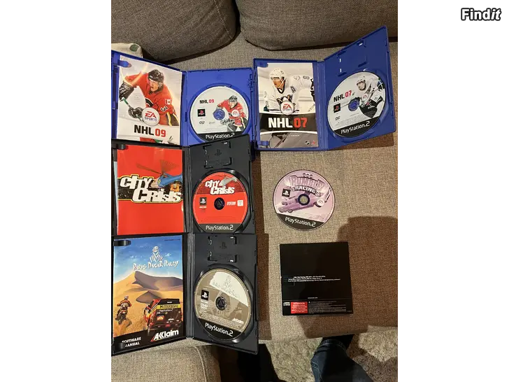 Säljes Play Station 2 + spel. Lite använt och i gott skick