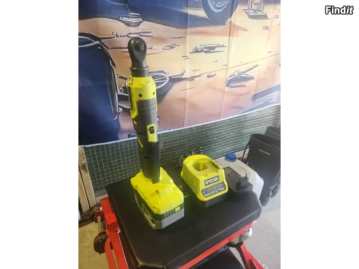 Myydään Ryobi räikkäväännin 1/4