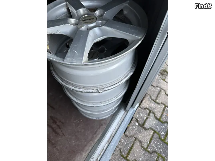 Säljes 5 x 110 16 Aluminiumfälga.  Saab, Opel
