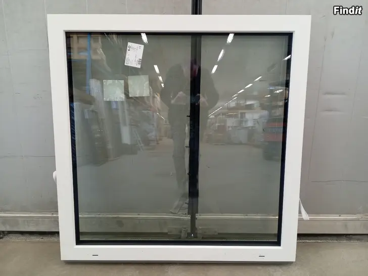 Säljes Hall fönster OKNO PVC82, 12x12 1190x1190, 3K4 FIX, Vit