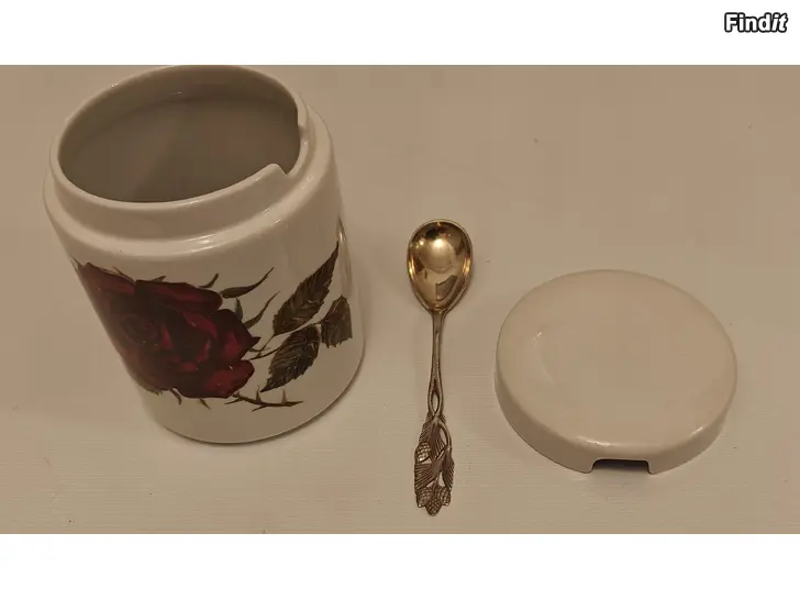 Myydään Hillopurkki Hopealusikka