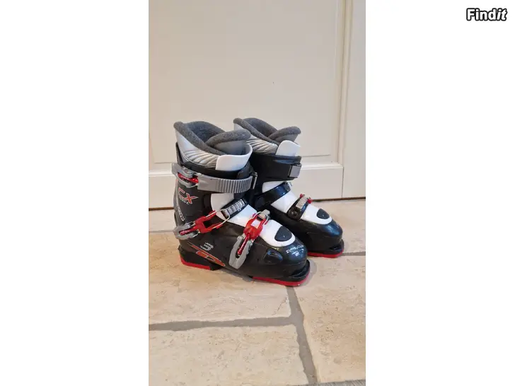 Säljes Slalomskor storlek 23