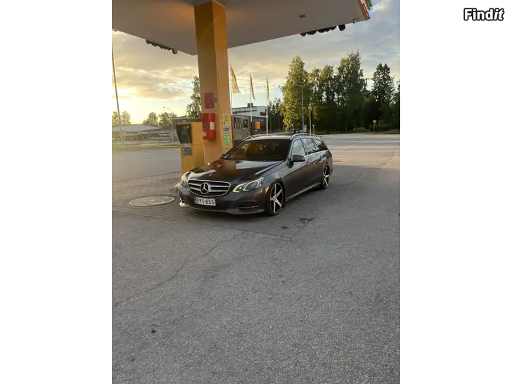 Myydään Säljes Mercedes benz 220/212