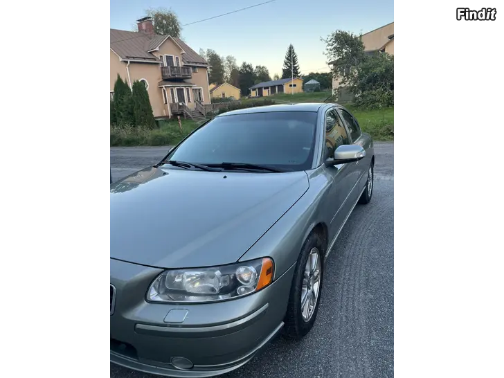 Myydään Volvo S 60