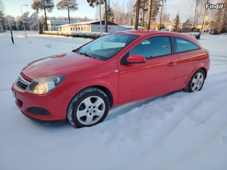Säljes Opel Astra 1.8 låga miltal nybesiktigad