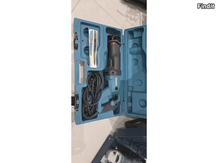 Säljes Makita JR3050T TIGERSÅG använd 1 gång