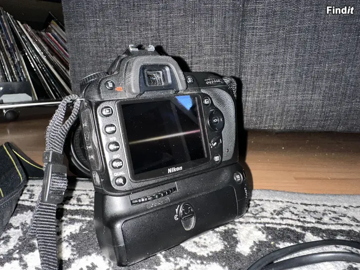 Säljes Nikon D90 + 18 200mm VR + batterigrepp + väska  komplett paket