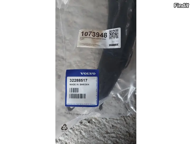 Myydään VOLVO XC60 II takapyöränkaarien suojukset