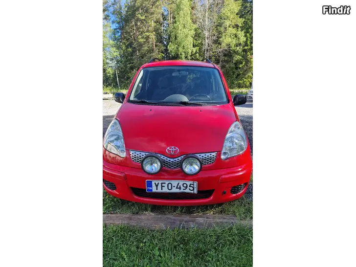 Myydään Toyota Yaris Verso ny besiktad
