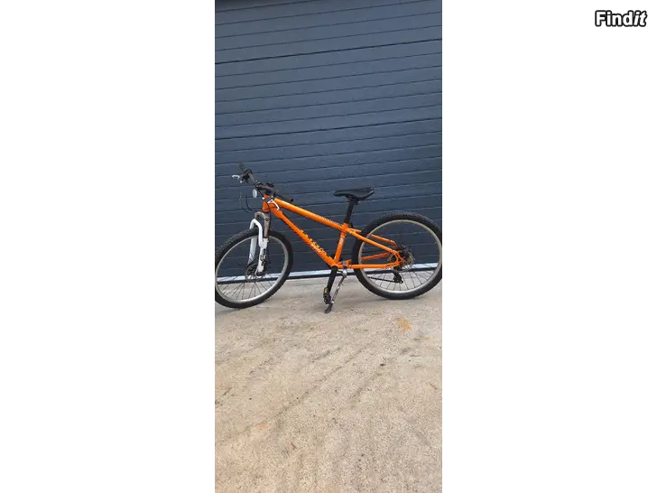 Säljes White cykel 24 tum