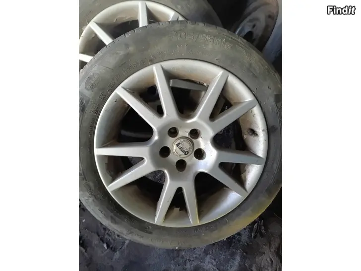 Säljes Fälgar och navkapslar
