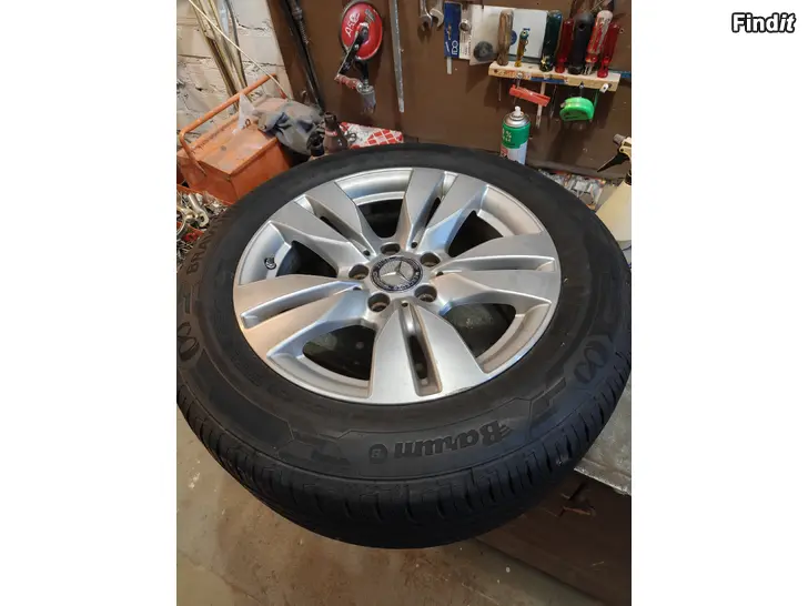 Säljes Fälgar och däck 225/55r16 Vanteet ja renkaat