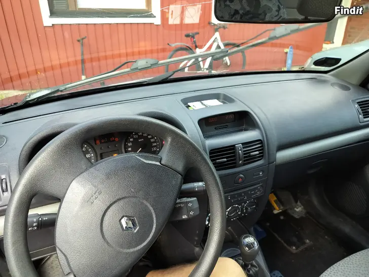 Säljes Renault Clio 1,1 2006 säljes