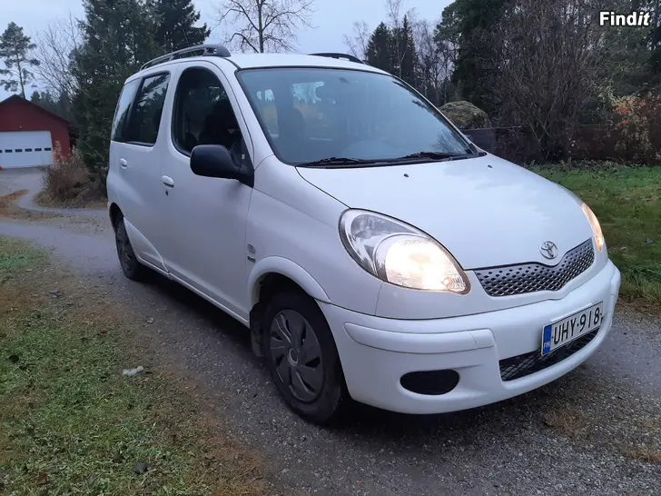 Säljes Toyota Yaris Verso,  2006 bensin