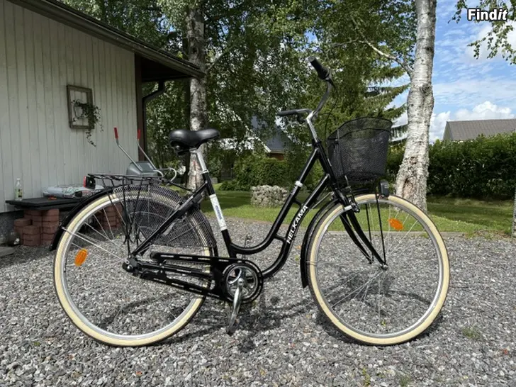 Säljes Helkama Ilona, damcykel 28 svart