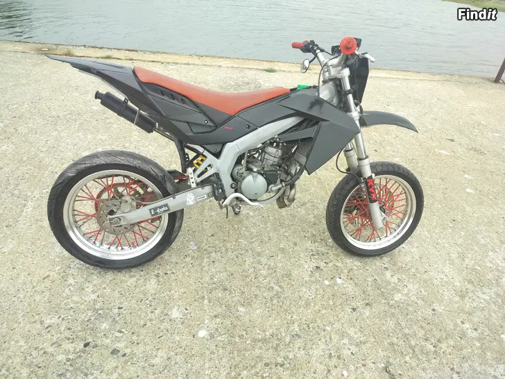 Säljes Myydään aprillia sx 2009 50cc/säljes moped