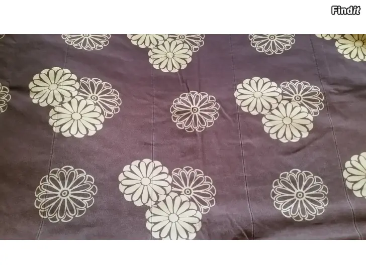 Myydään Päiväpeitto ruskea kuviollinen 240x170cm -hinta 10e