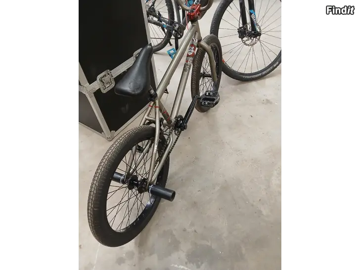 Säljes Kink bike Curb BMX cykel