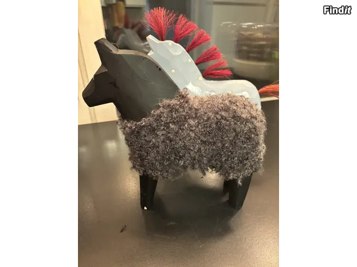 Säljes Ikeas trähästar Stolle