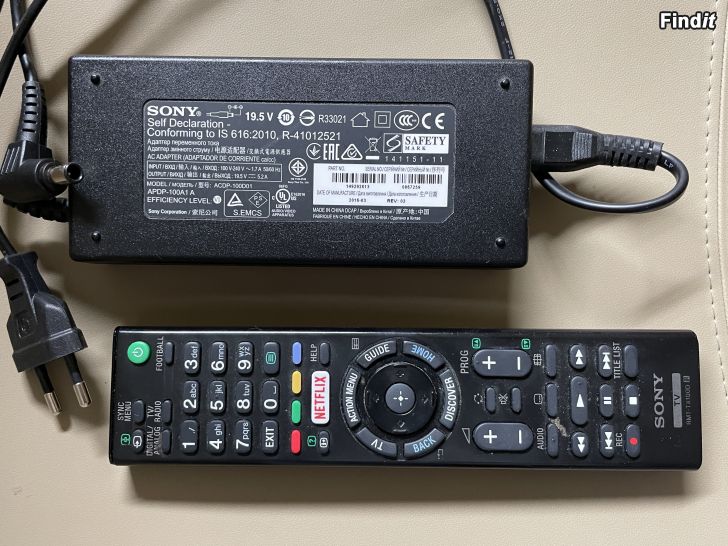 Myydään Kaukosäädin Sony TV RMT-TX100D Fjärrkontroll