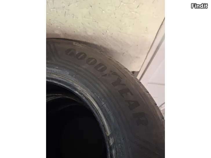 Myydään goodyear kesärenkaat maasturiin