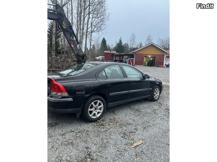Säljes Volvo s60 reservdelsbil