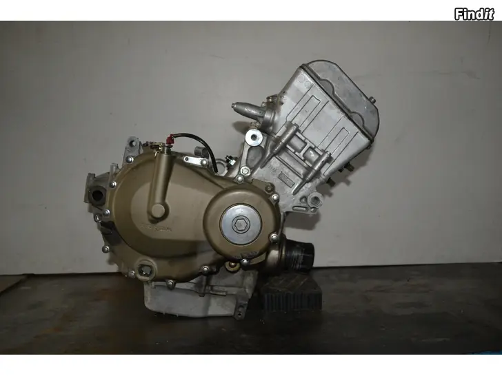Säljes Honda CBR 600 F 01-06 PC35 F4i MBWG-2 engine moottori 70 000km