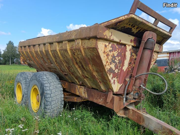 Myydään Traktor Dumper Vagn