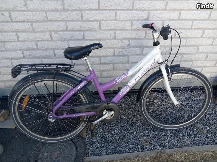 Säljes Barncykel 24 tum med fotbroms, 3-växlar