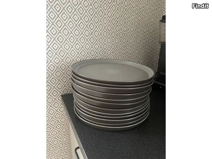 Säljes Tallrikar 12st