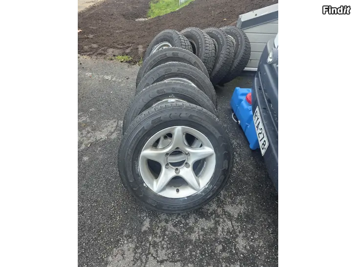 Myydään Hiace vanteet
