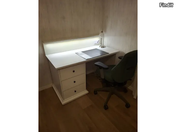Säljes Skrivbord