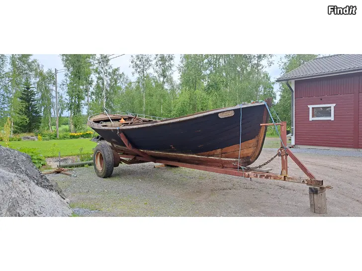 Säljes Träbåt renoveringsobjekt