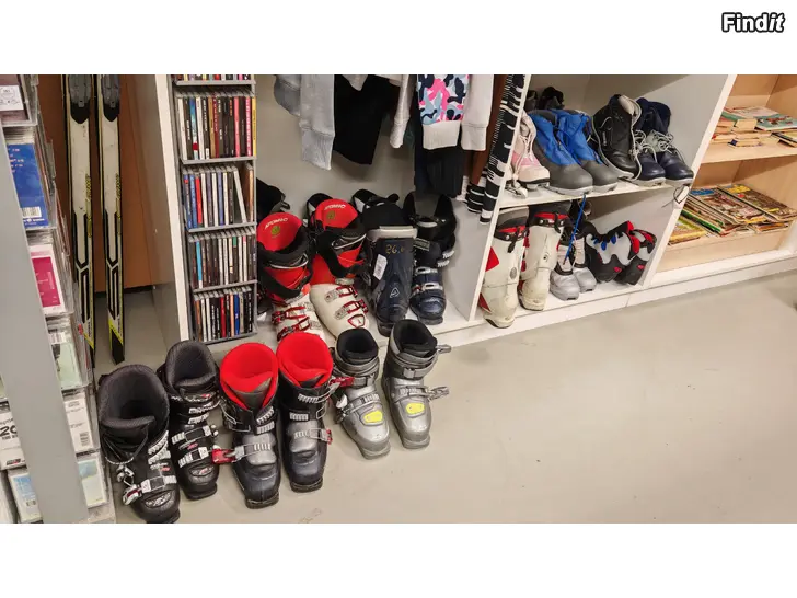Myydään Slalom monoja sekä hiihtokenkiä