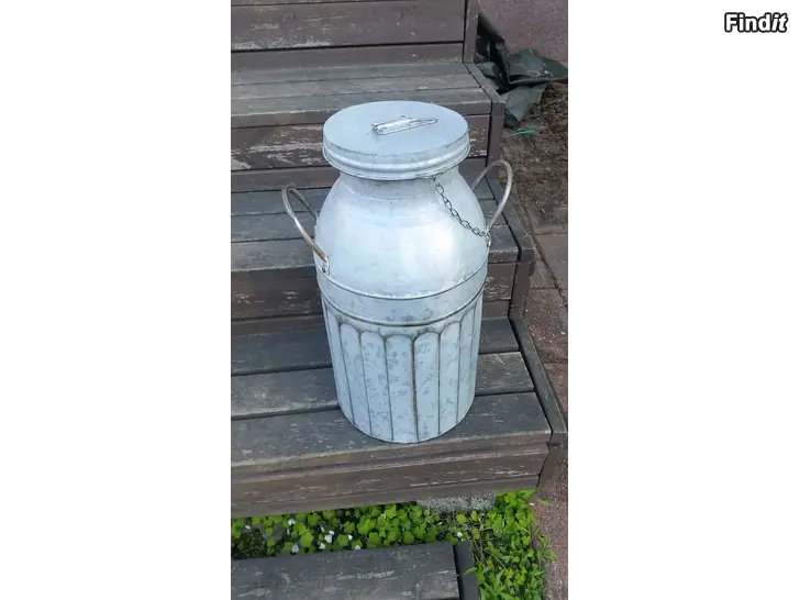 Myydään Peltinen tonkka kannella korkeus 50cm -hinta 10e