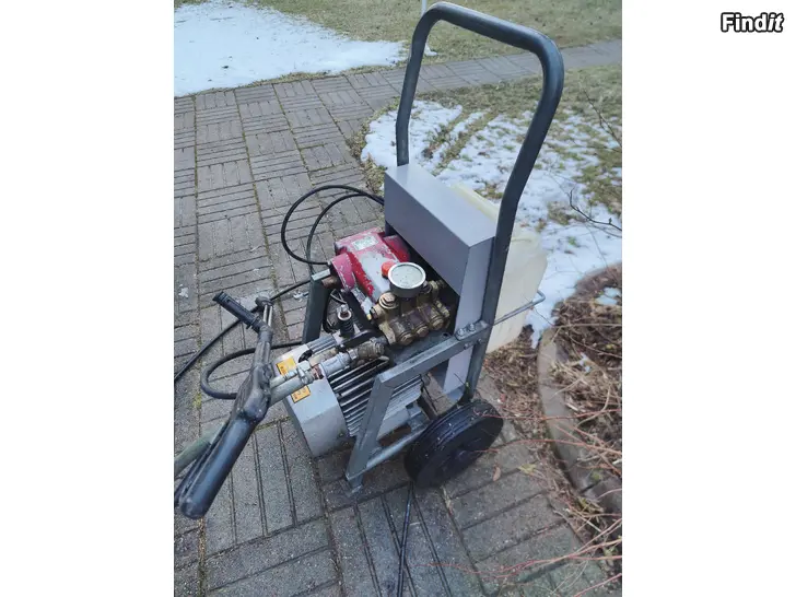 Myydään Vanhempi ammattitason painepesuri