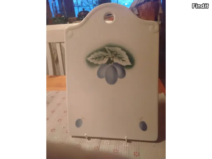 Säljes Arabia Luumu skärbräda