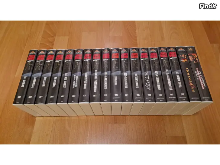 Säljes James Bond VHS-kasetteja, osa muoveissa