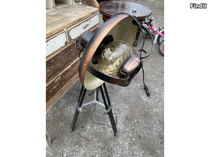 Säljes Lampa