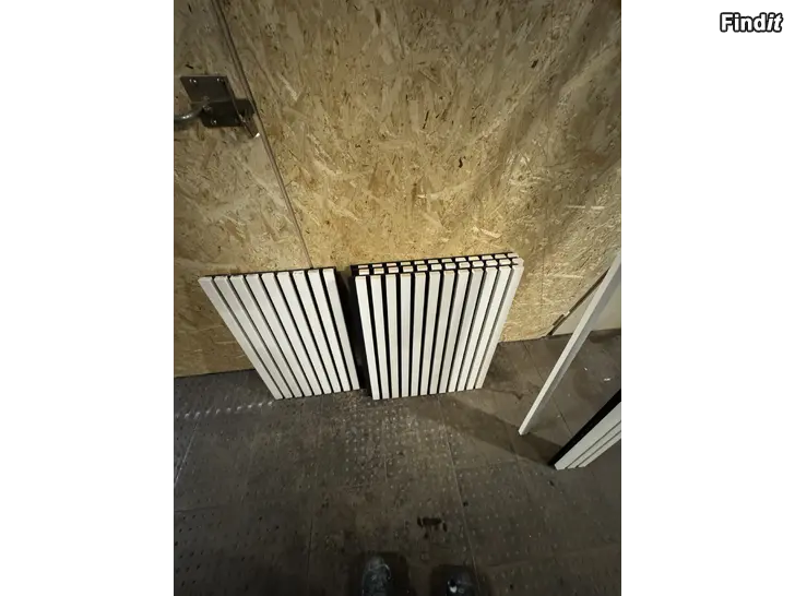 Säljes Akustiikkapaneeli vaalea haapa mustalla pohjalla