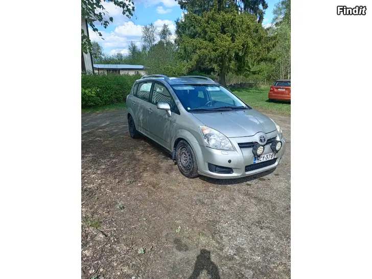 Myydään Myydään corolla verso 2.2 d4d paku