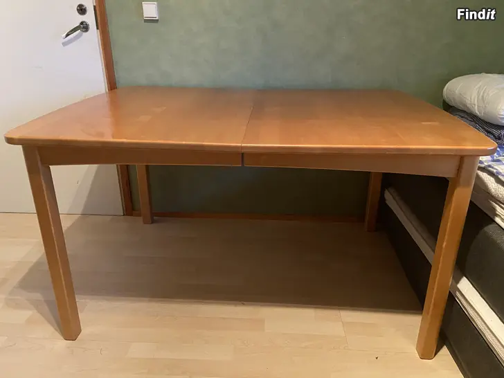 Säljes Bord med 6st stolar - Esse möbel