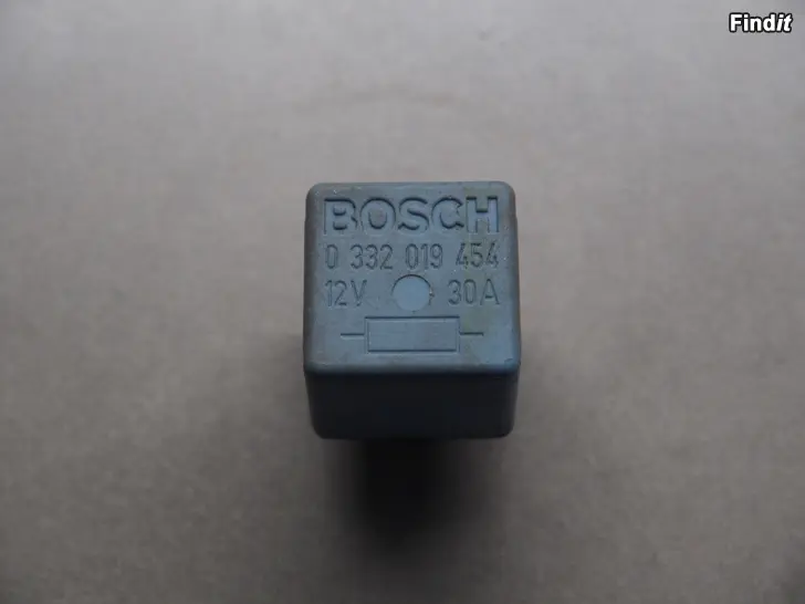 Myydään Bosch rele 0332019454
