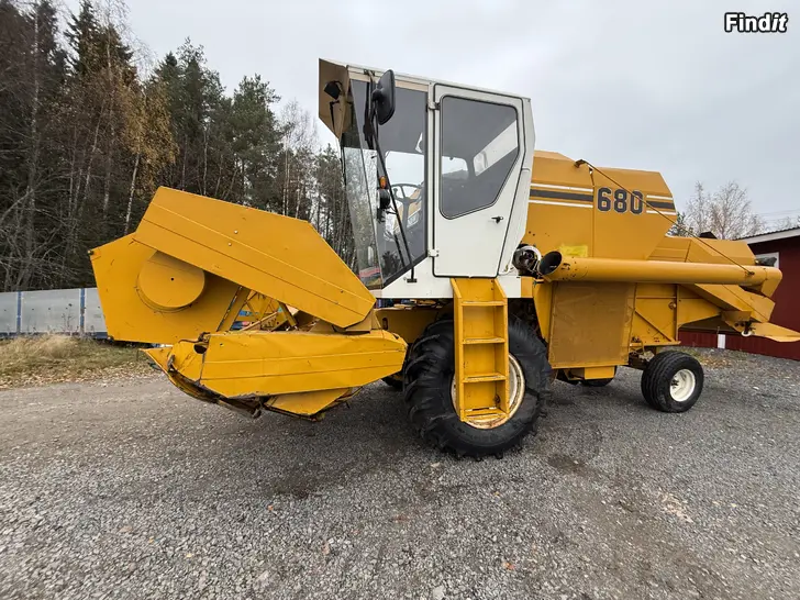 Säljes Sampo-Rosenlew 680 Skördetröska