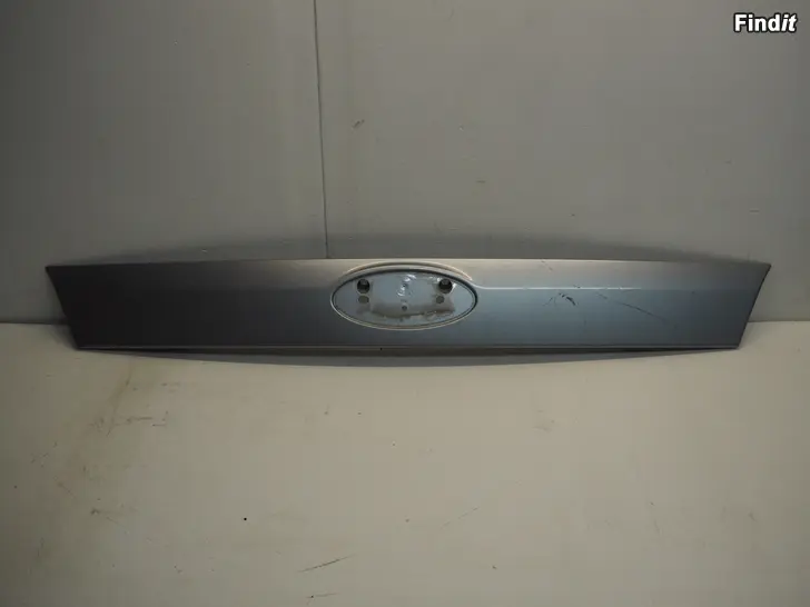 Säljes Ford Mondeo IV 07-15 takaluukun lista Tailgate Cover Trim 7S71402B34A